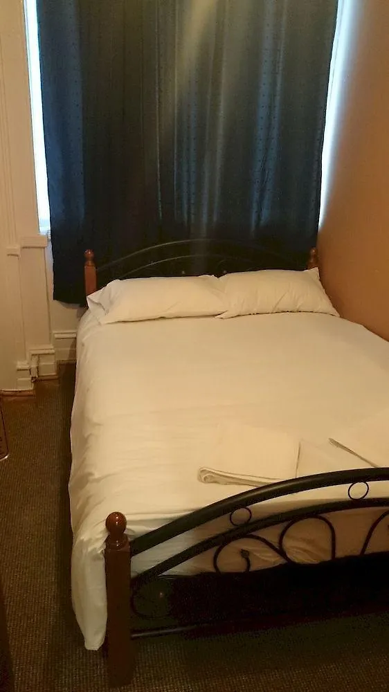 City View Hotel Stratford 2*, London